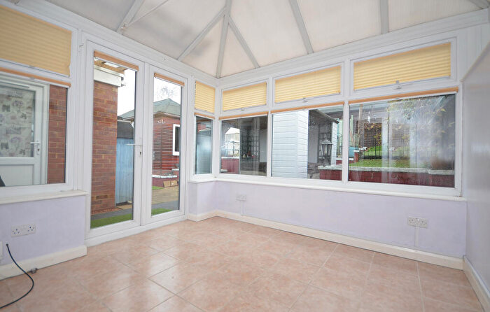 3 Bedroom Bungalow For Sale In London Road, Raunds, NN9