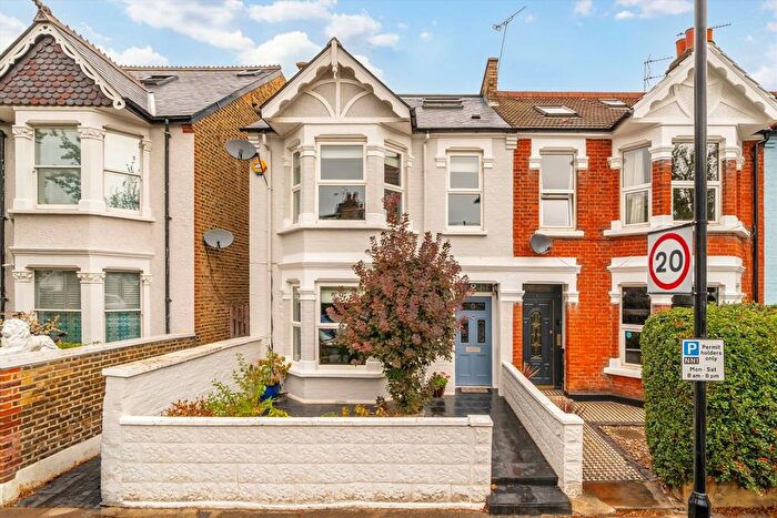 4 Bedroom End Of Terrace House To Rent In Drayton Gardens, West Ealing, W13