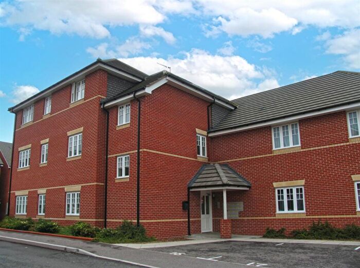 2 Bedroom Flat To Rent In Amber Gardens, Farnborough, GU14