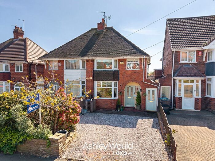 3 Bedroom Semi-Detached House For Sale In Compton Road, Halesowen, B62