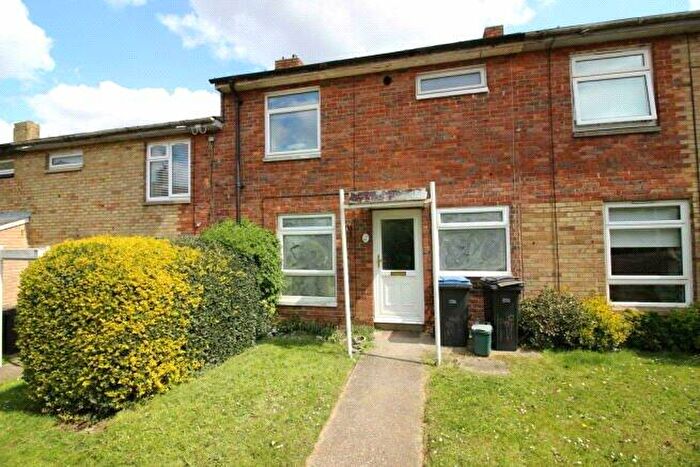 2 Bedroom Apartment To Rent In Hollyfield, Harlow, Essex, CM19