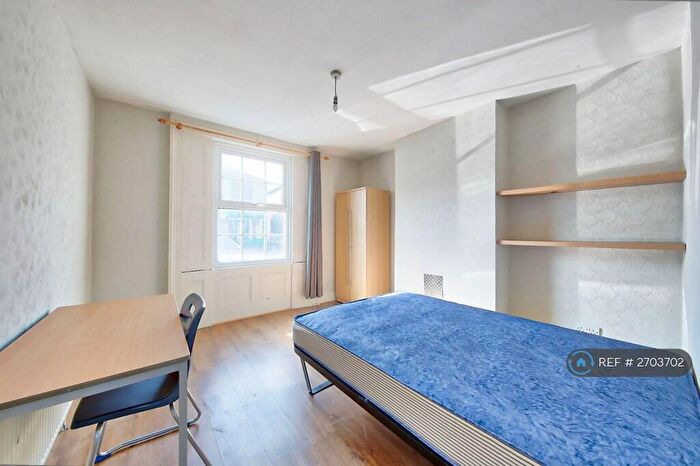 4 Bedroom Semi Detached House To Rent In Hawks Road, Kingston Upon Thames, KT1