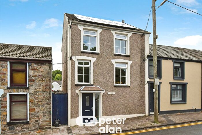 4 Bedroom Property For Sale In Glan Road, Aberdare, CF44