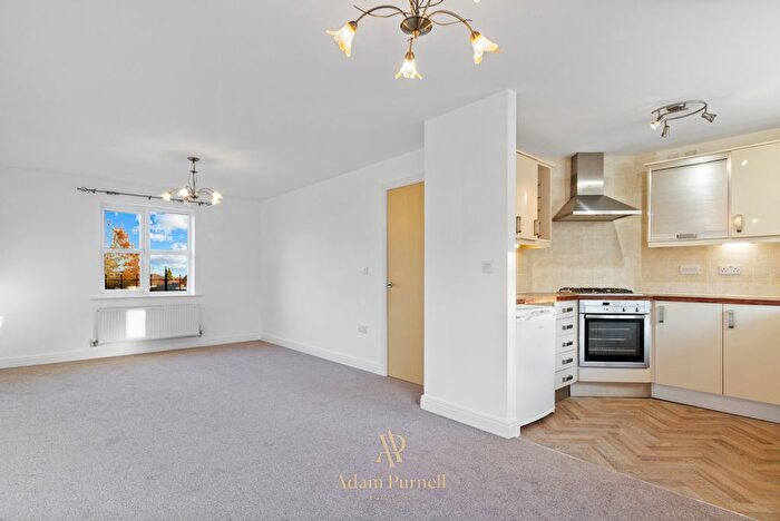 2 Bedroom Flat For Sale In Pickering Place, Burbage, LE10