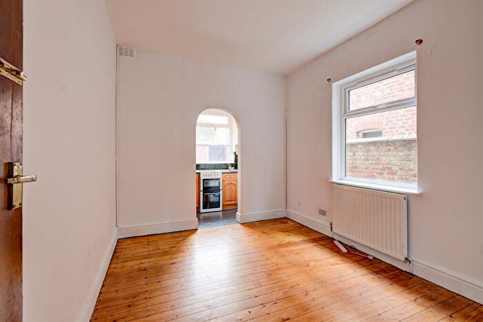 3 Bedroom Terraced House For Sale In Kings Road, Old Trafford, Manchester, M16