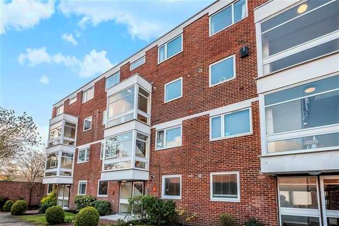 2 Bedroom Flat To Rent In Rodwell Court, Hersham Road, Walton On Thames, KT12