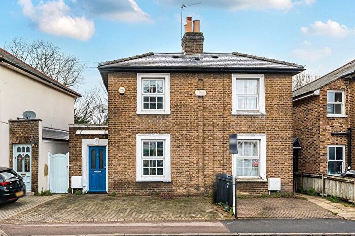 3 Bedroom Semi Detached House For Sale In Hawks Road, Kingston Upon Thames, KT1