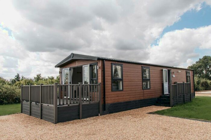 2 Bedroom Lodge For Sale In Wyberton, Boston, PE21