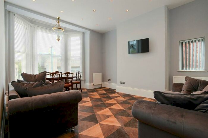 10 Bedroom End Of Terrace House To Rent In Waverley Street, Arboretum, NG7