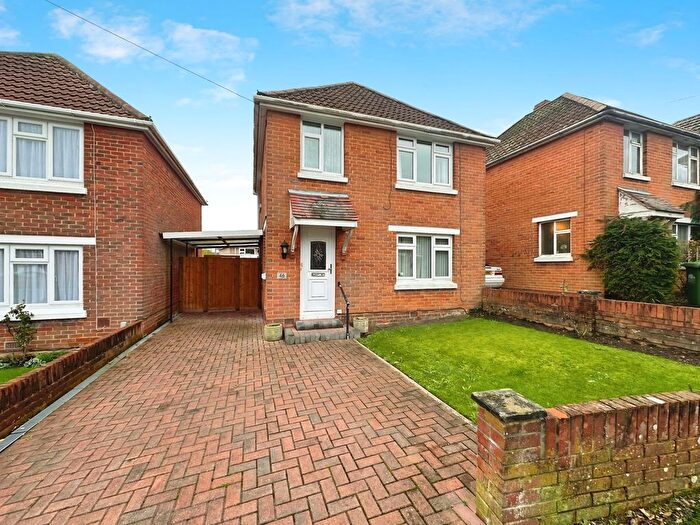 3 Bedroom Detached House For Sale In Litchfield Road, Southampton, SO18