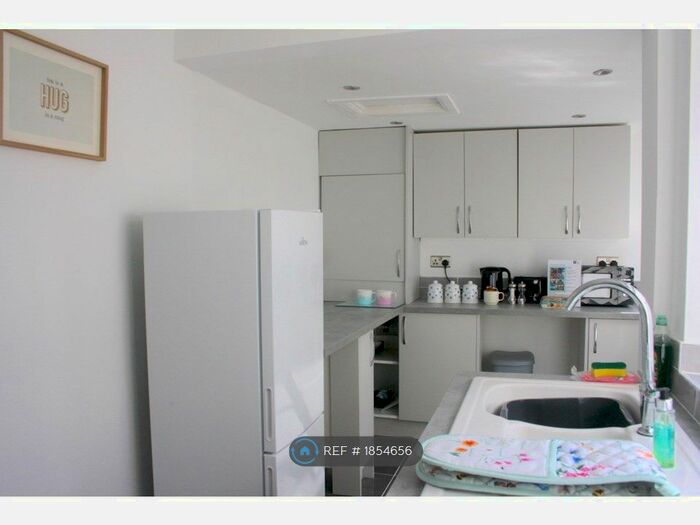 3 Bedroom Terraced House To Rent In The Grove Daisy Road, Birmingham, B16