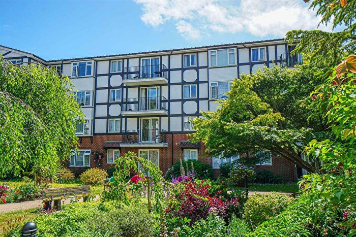 1 Bedroom Flat For Sale In St. Helens Crescent, Hastings, TN34