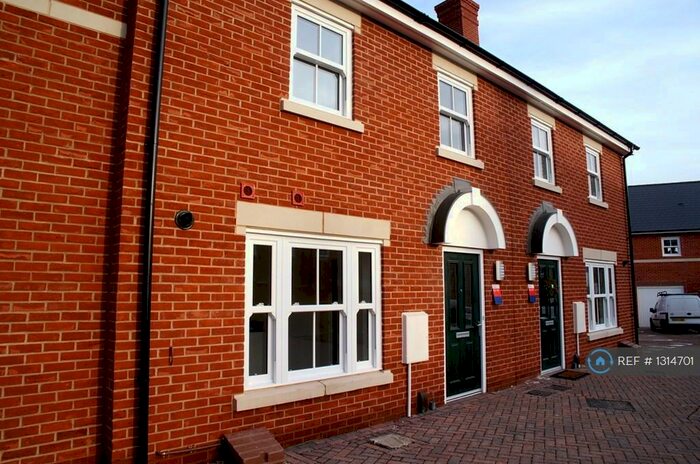 3 Bedroom Semi-Detached House To Rent In Colonel Way, Colchester, CO2