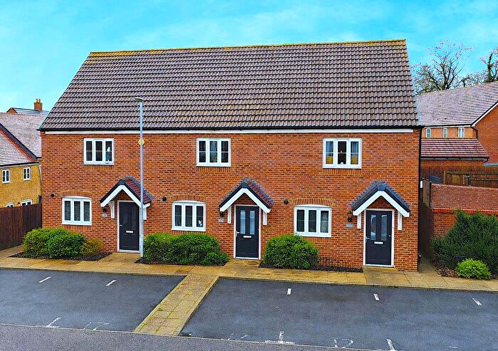 2 Bedroom Terraced House For Sale In Woodpecker Drive, Apsley, Hemel Hempstead, HP3