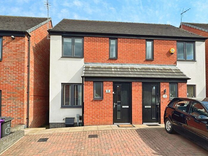 2 Bedroom Semi Detached House For Sale In Ohio Gardens, Oxley, Wolverhampton, WV10