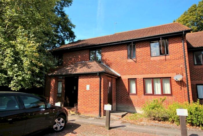Apartment To Rent In Worcester Drive, Didcot, Oxfordshire, OX11