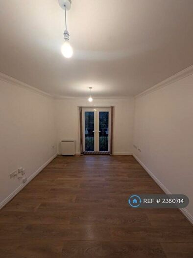 2 Bedroom Flat To Rent In Coychurch Road, Bridgend, CF31