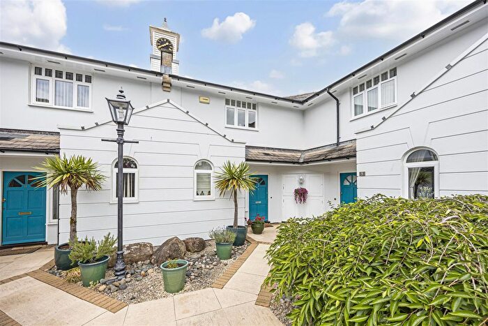 2 Bedroom Property For Sale In Lypiatt Drive, Cheltenham, GL50