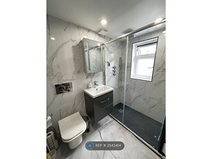 Studio To Rent In House, London, E16