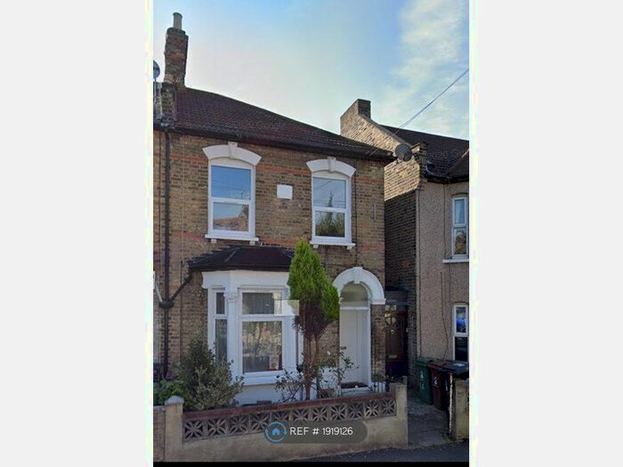 1 Bedroom Flat To Rent In Walthamstow, London, E17