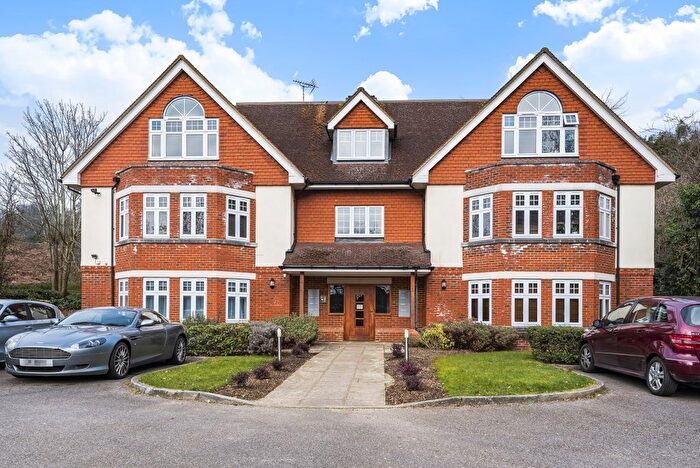 2 Bedroom Flat To Rent In Park Lane East, Reigate, RH2