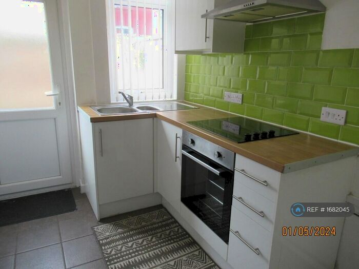 3 Bedroom Terraced House To Rent In Woodford Road, Wirral, CH62