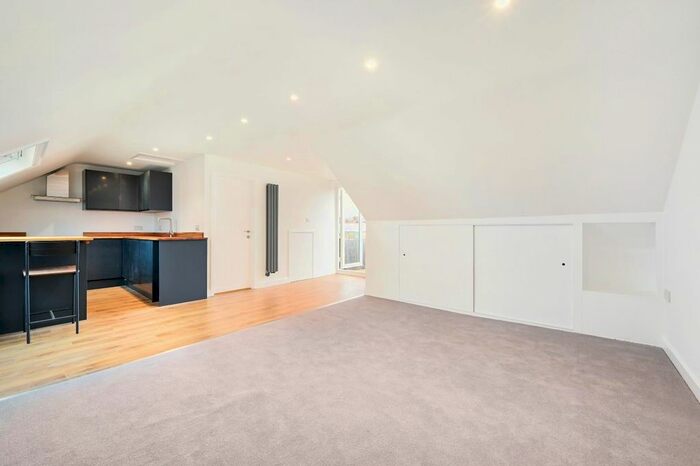 Studio To Rent In Montgomery Terrace, Montgomery Street, Hove, BN3