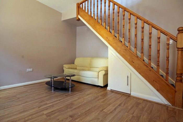 1 Bedroom Flat To Rent In Broadway, London, W13