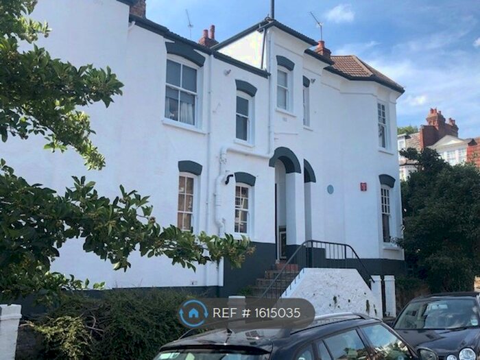 2 Bedroom Flat To Rent In Hillfield Park, London, N10