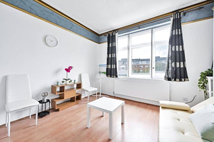 2 Bedroom Flat To Rent In Talgarth Road, Barons Court, London, W14