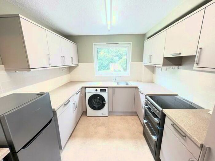 2 Bedroom Flat To Rent In Lilac Drive, Northwich, CW8