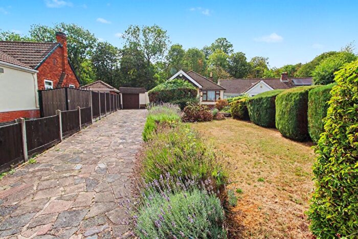 2 Bedroom Detached Bungalow For Sale In The Bridle, Glen Parva, Leicester, LE2