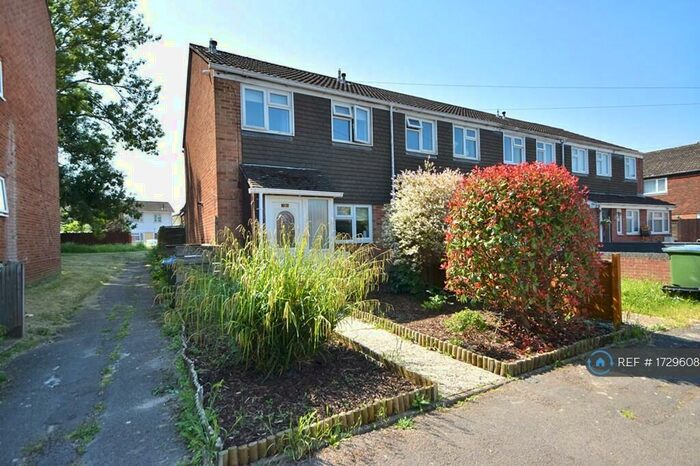2 Bedroom End Of Terrace House To Rent In Grainger Gardens, Southampton, SO19