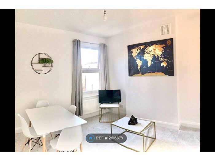 1 Bedroom Flat To Rent In Morgan Road, Bromley, BR1