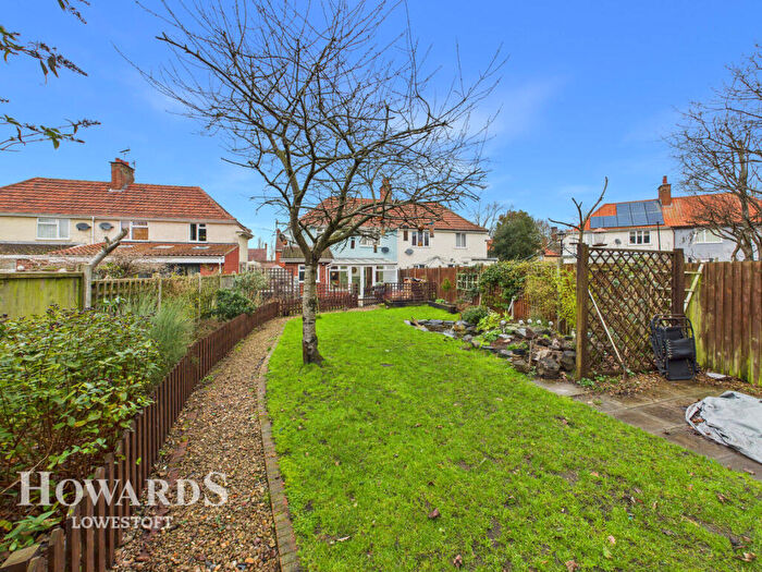 3 Bedroom Semi Detached House For Sale In Kirkley Gardens, Lowestoft, NR33