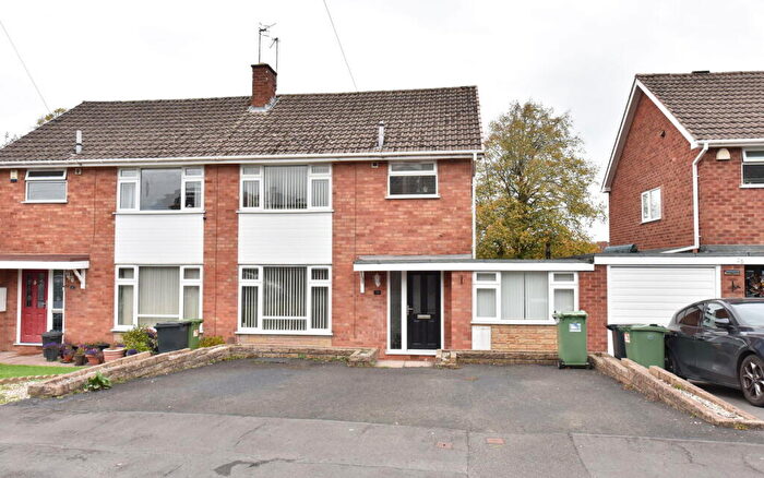 3 Bedroom Semi Detached House For Sale In Wordsley, Ashdown Drive, DY8