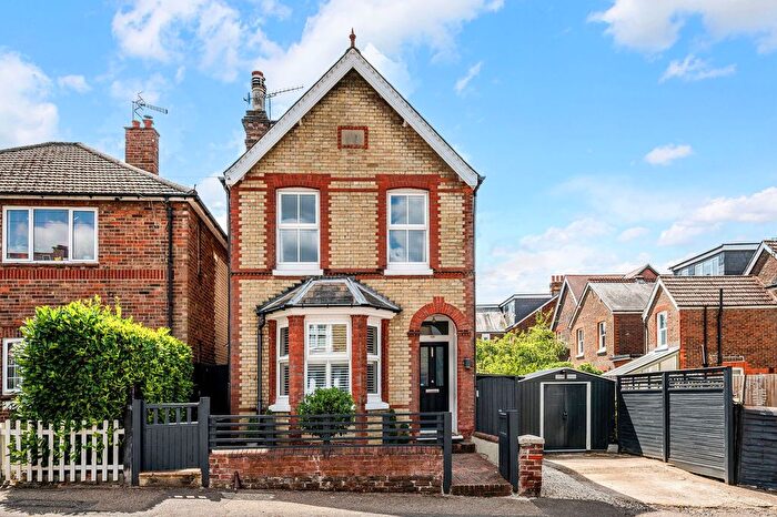 4 Bedroom Detached House For Sale In Cornfield Road, Reigate, RH2