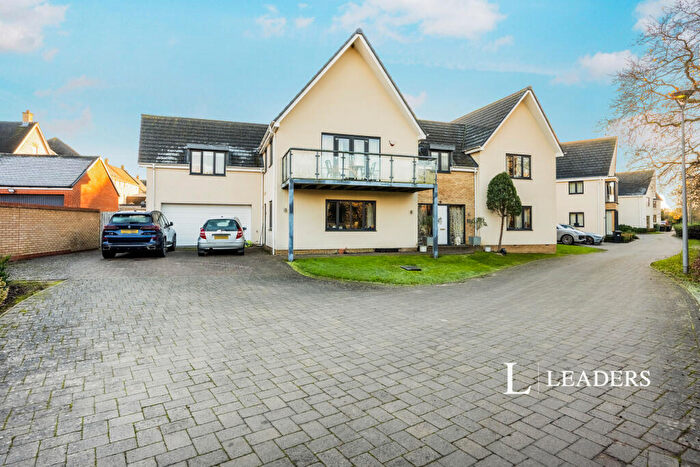 5 Bedroom Detached House To Rent In Wyman Chase, Oxley Park, MK4