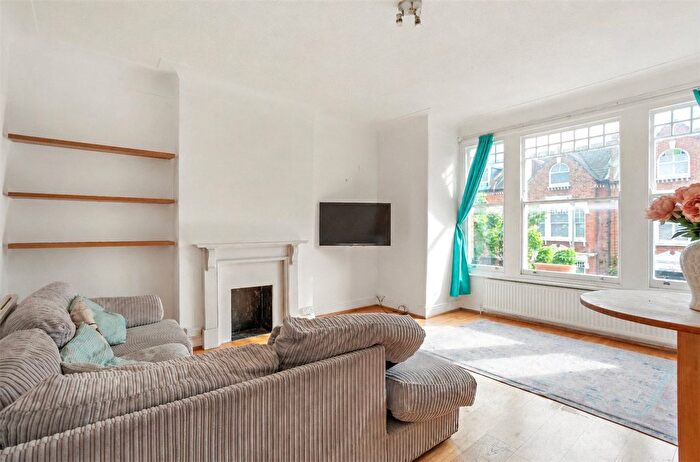 2 Bedroom Flat For Sale In Drakefield Road, London, SW17