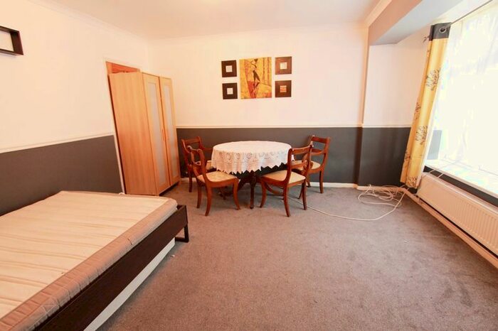 1 Bedroom Flat To Rent In Ruislip Road, Northolt UB5