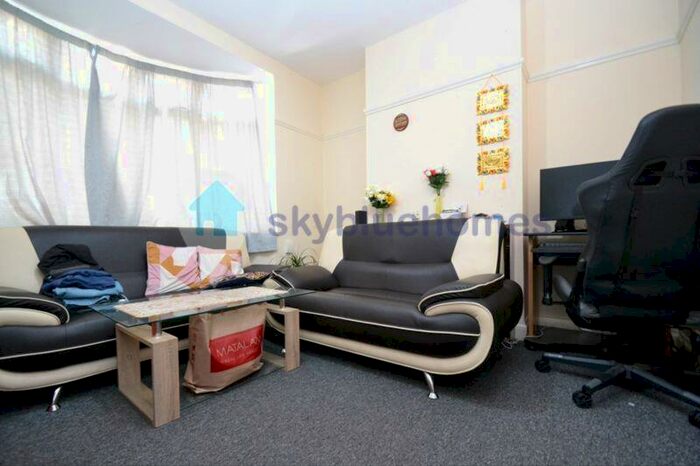 3 Bedroom Terraced House To Rent In Cameron Avenue, Leicester, LE4