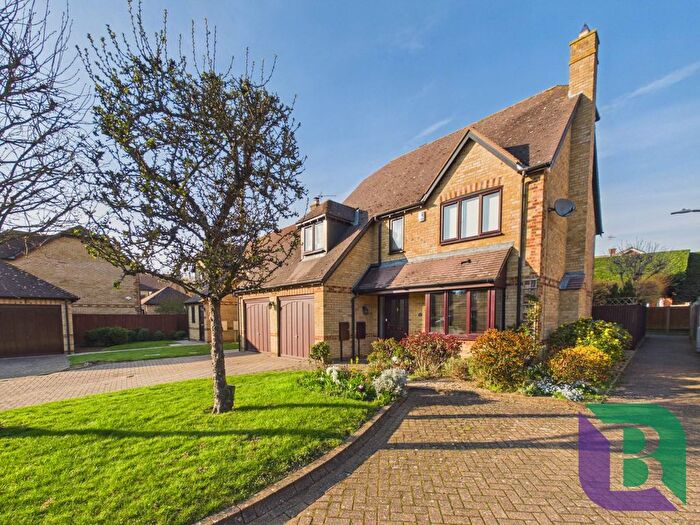 4 Bedroom Detached House For Sale In Chantry Close, Woburn Sands, MK17
