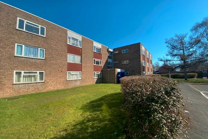 1 Bedroom Flat To Rent In Sutherland Close, Romsey SO51
