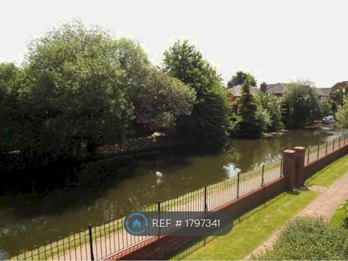 4 Bedroom Semi-Detached House To Rent In Waterside, Sale, M33