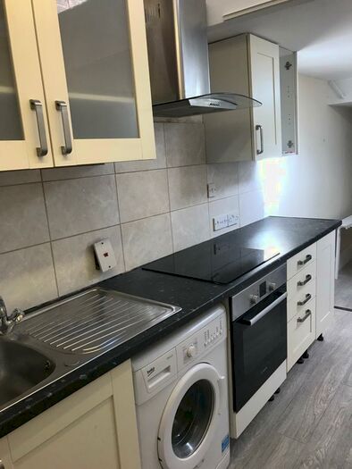 1 Bedroom Flat To Rent In Rear, Pemberton Road, Haringey, N4