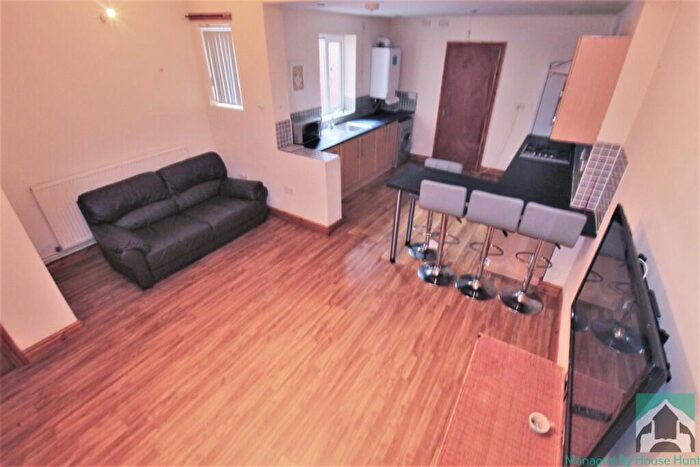 4 Bedroom Terraced House To Rent In Coronation Road, Birmingham, B29