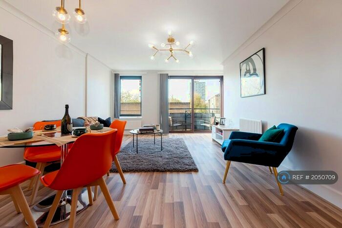 2 Bedroom Flat To Rent In Lion Court, London, E1W