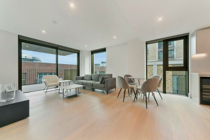 2 Bedroom Apartment To Rent In Fitzroy House, Prince Of Wales Drive, London, SW11