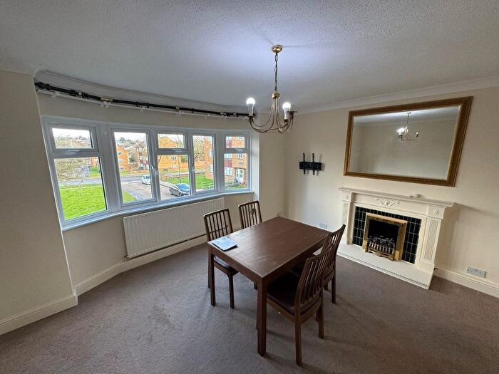 2 Bedroom Flat To Rent In Enfield Road, Enfield, EN2