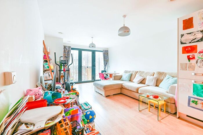 1 Bedroom Flat To Rent In Ascalon Street, Nine Elms, London, SW8